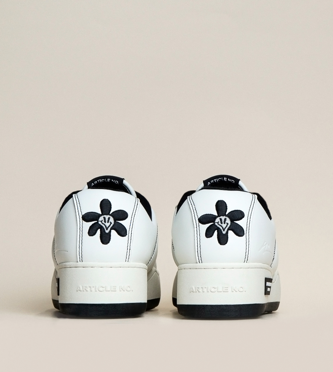 BURGER LOW-TOP SKATE WHITE & BLACK SNEAKERS