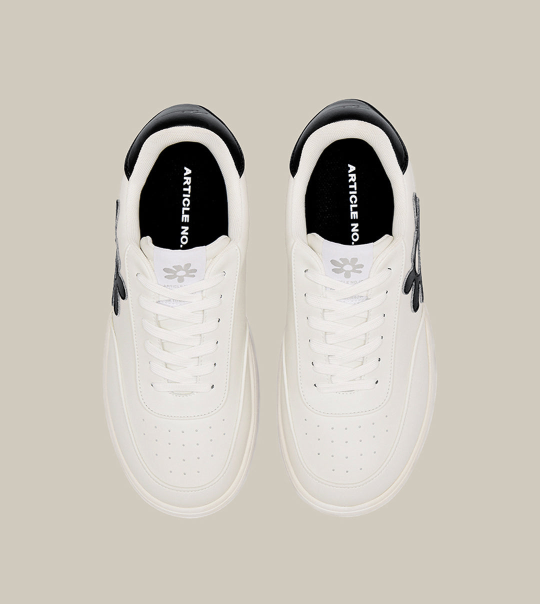 BURGER LOW-TOP 7-PETALS BLACK TRAINERS