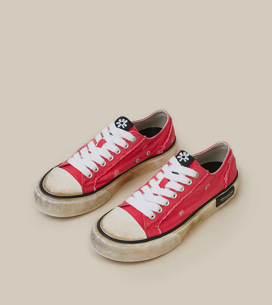 DISTRESSED LOW-TOP RED SNEAKERS