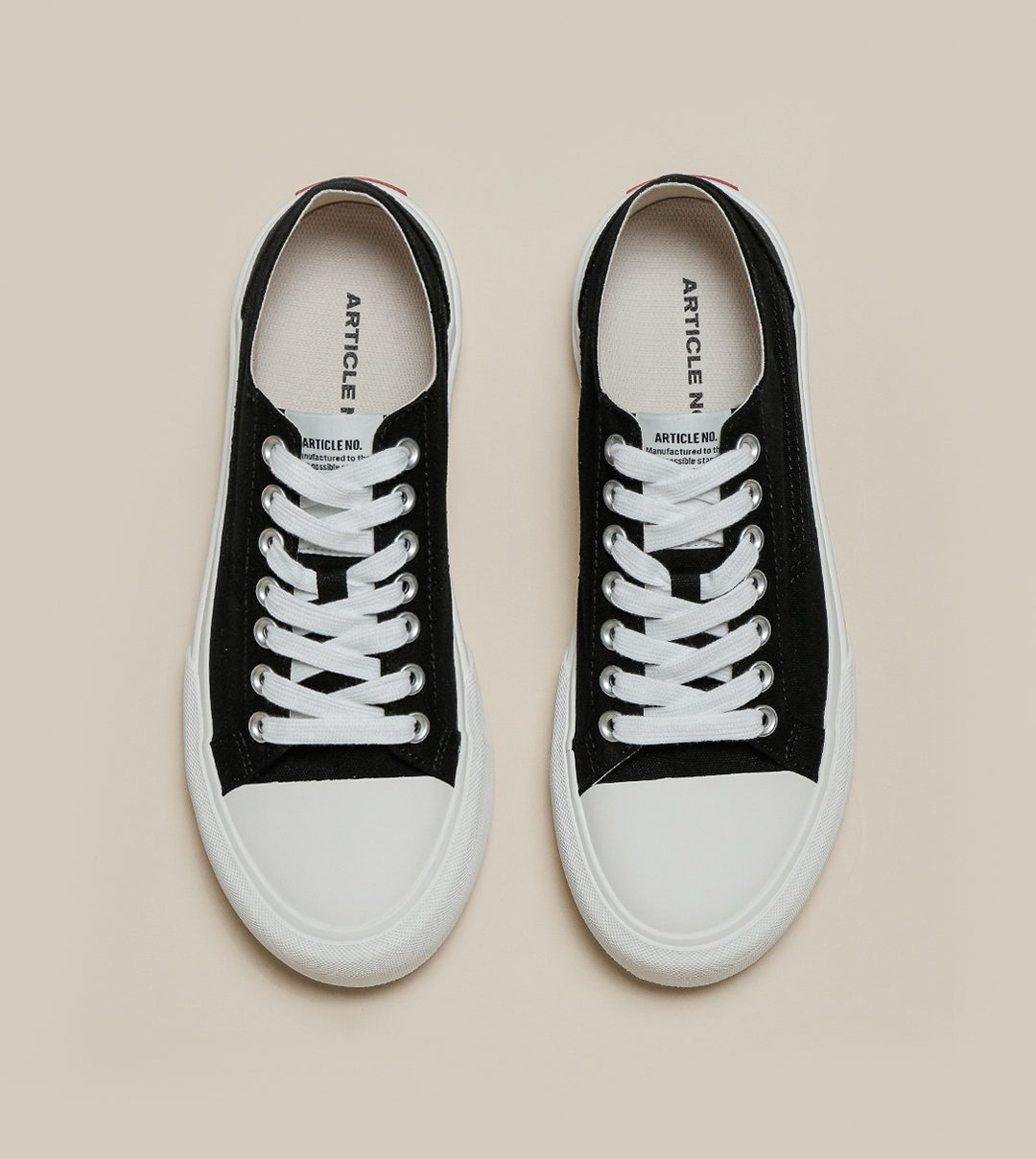 O.G. CLASSIC LOW-TOP CANVAS BLACK SNEAKERS