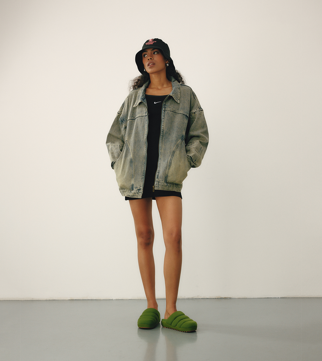 VAGABOND GREEN PADDED CLOGS