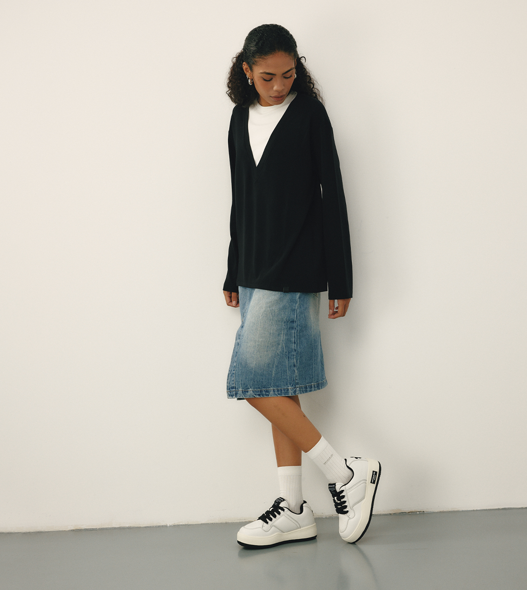 BURGER LOW-TOP SKATE WHITE & BLACK SNEAKERS