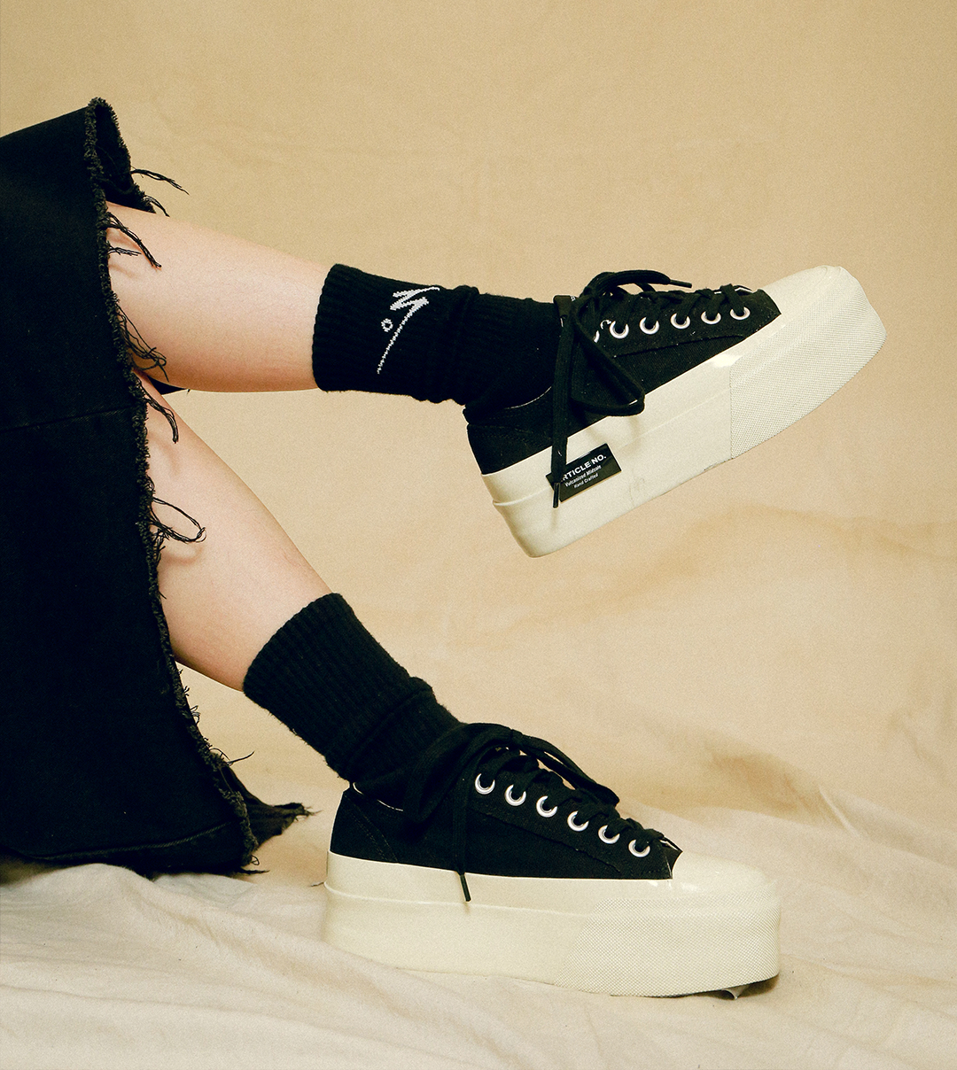 O.G. CLASSIC PLATFORM BLACK SNEAKERS