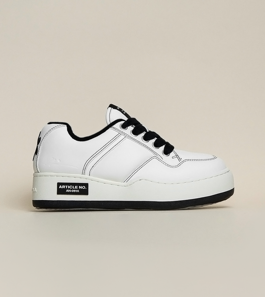 BURGER LOW-TOP SKATE WHITE & BLACK SNEAKERS