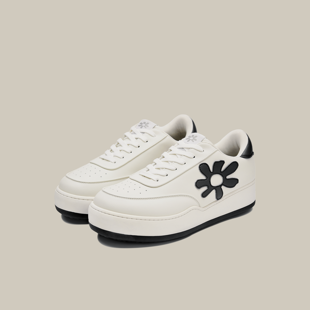 BURGER LOW-TOP 7-PETALS BLACK TRAINERS