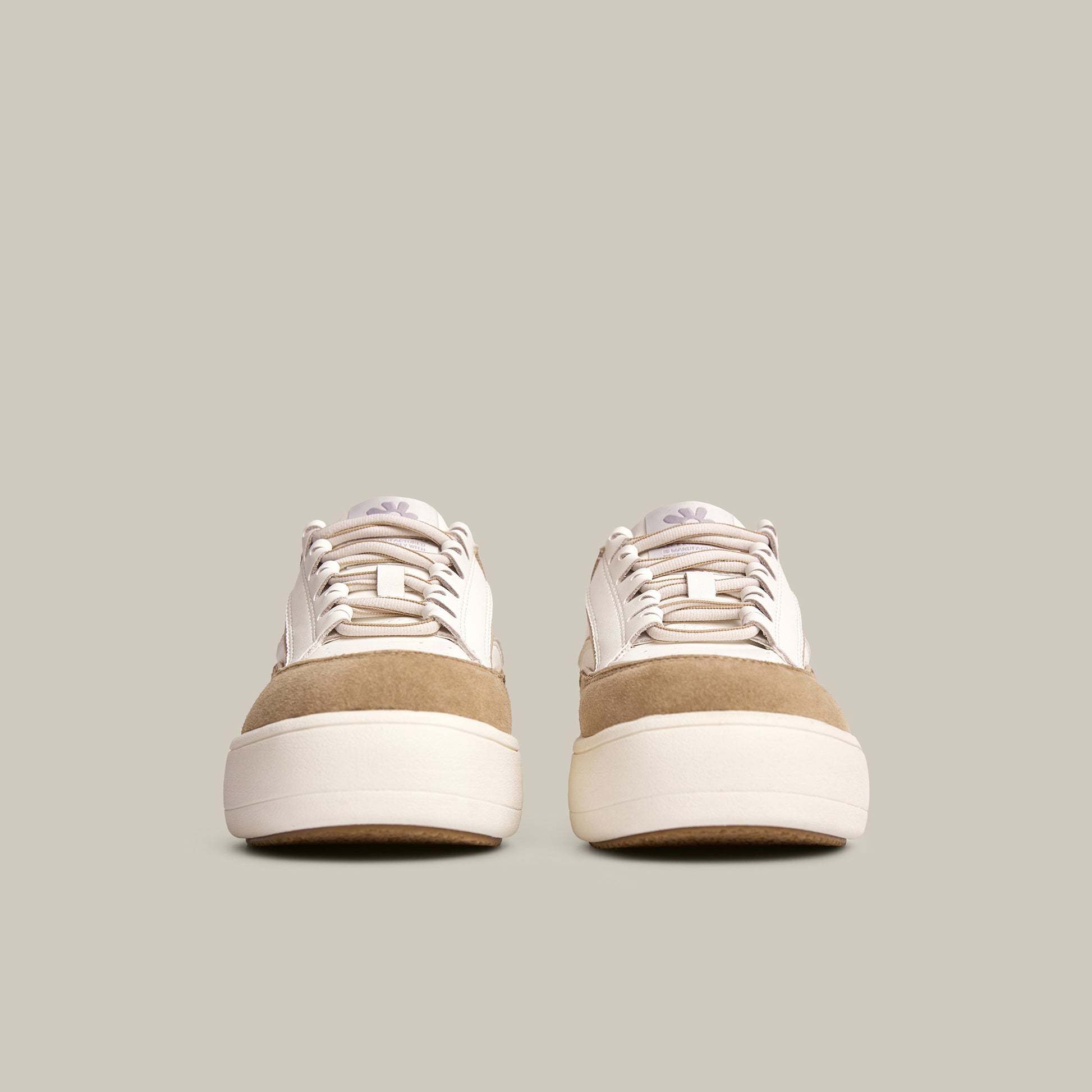 BURGER BEIGE AND WHITE LOW-TOP SKATE