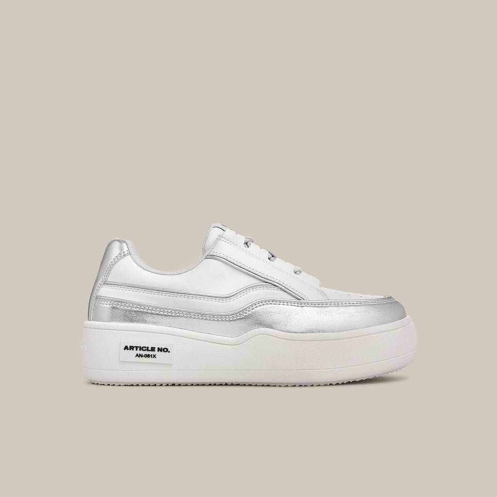 BURGER SILVER AND WHITE LOW-TOP SKATE