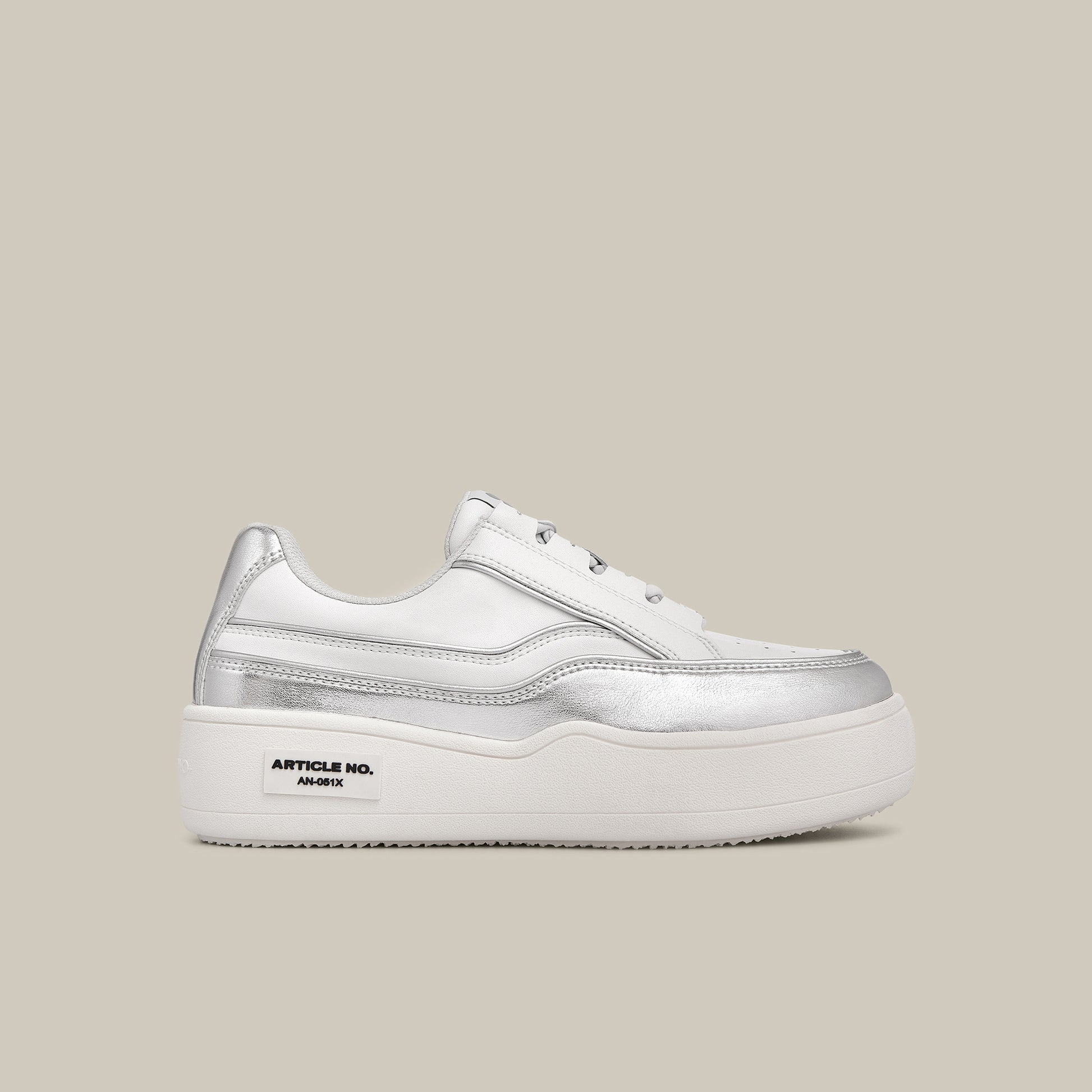 BURGER SILVER AND WHITE LOW-TOP SKATE