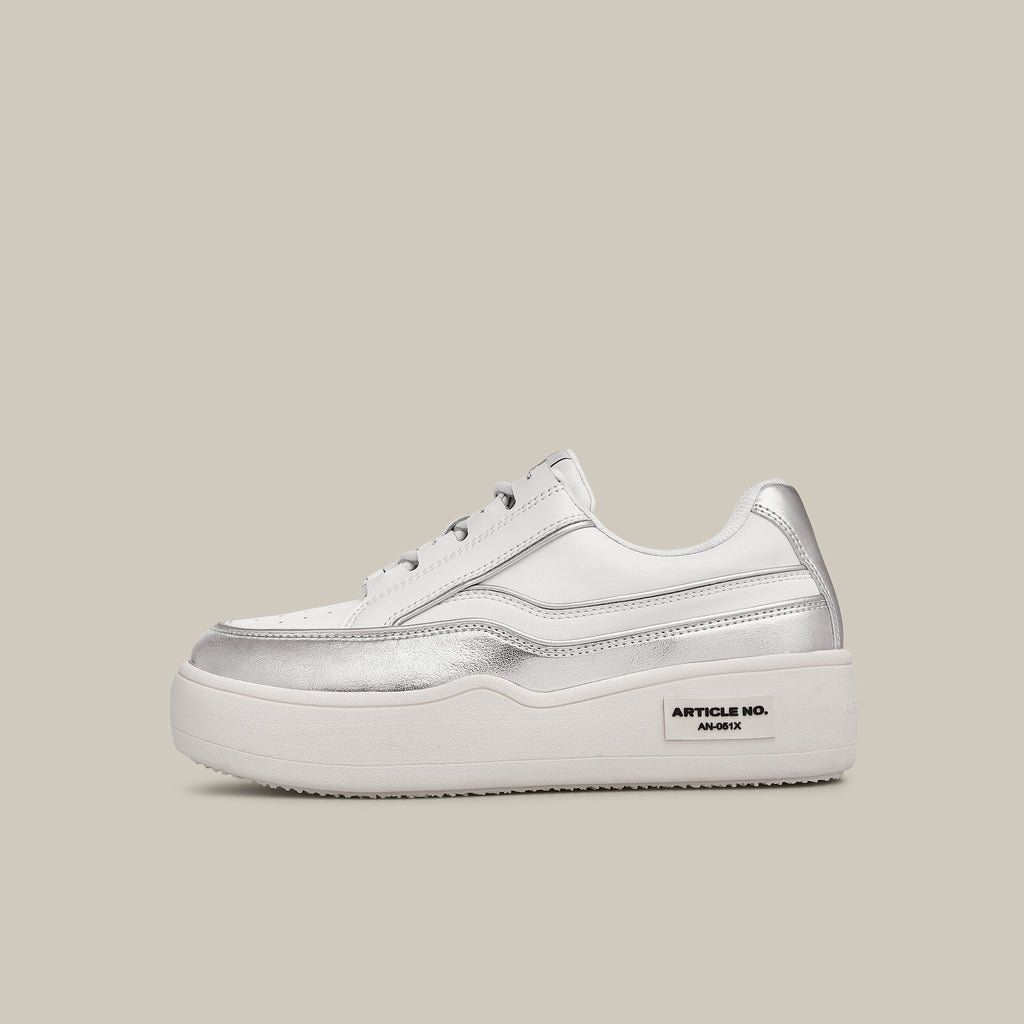 BURGER SILVER AND WHITE LOW-TOP SKATE