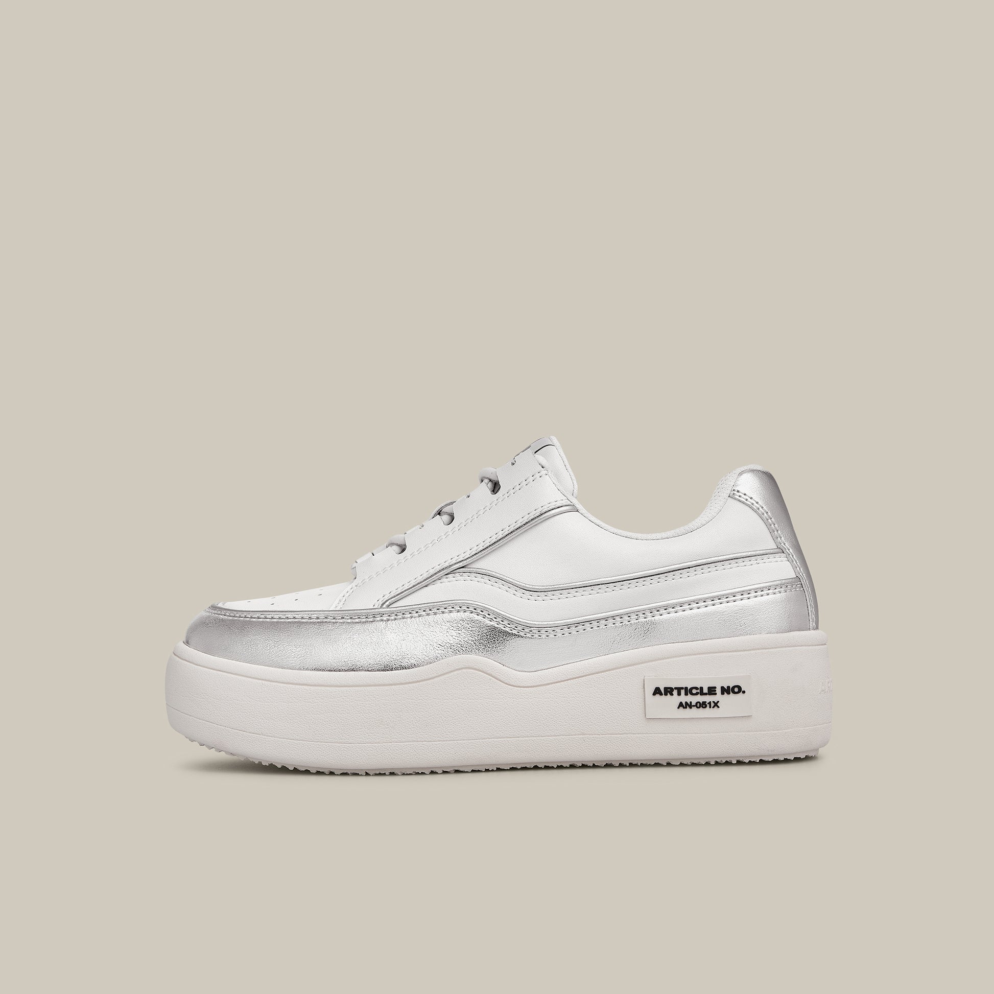 BURGER SILVER AND WHITE LOW-TOP SKATE