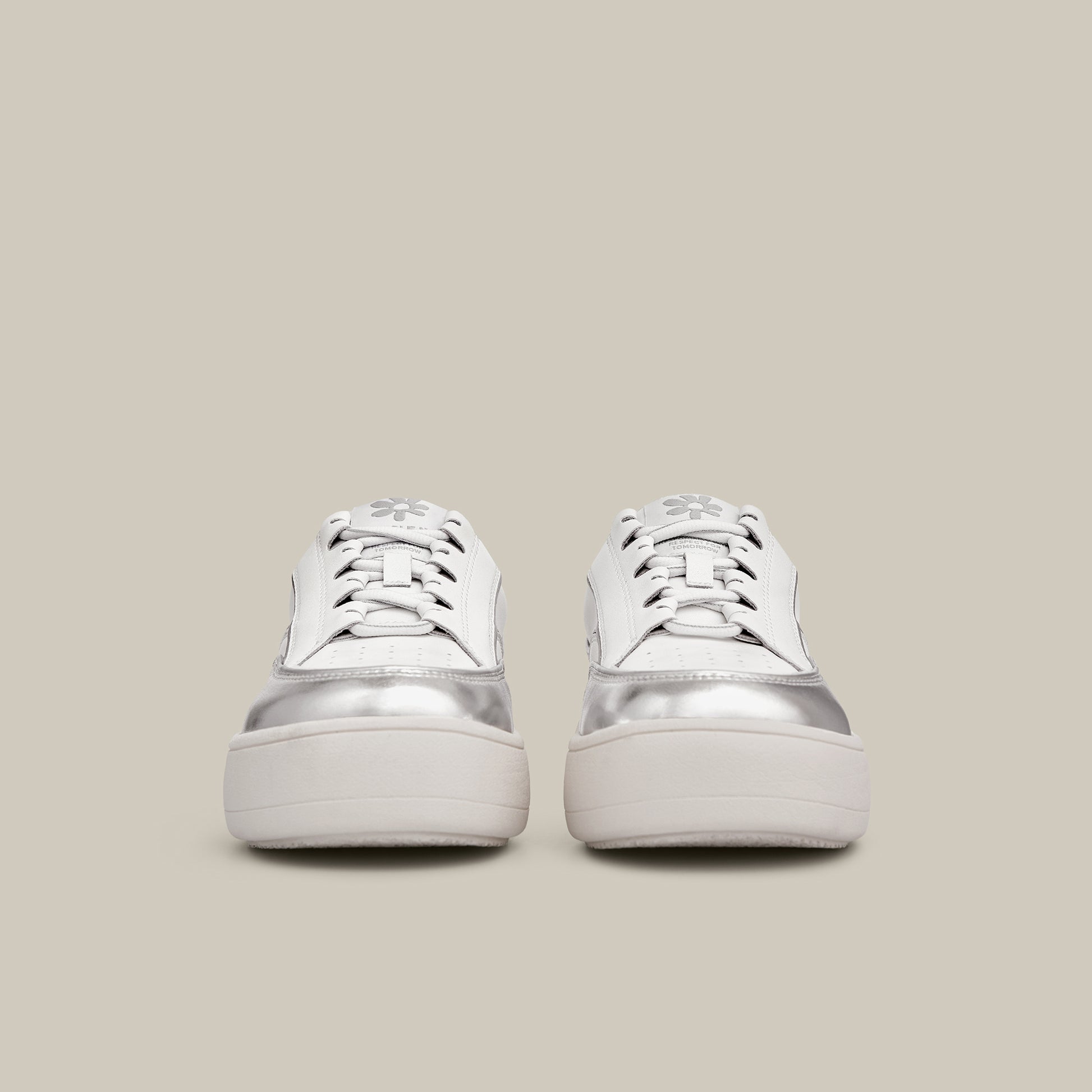 BURGER SILVER AND WHITE LOW-TOP SKATE