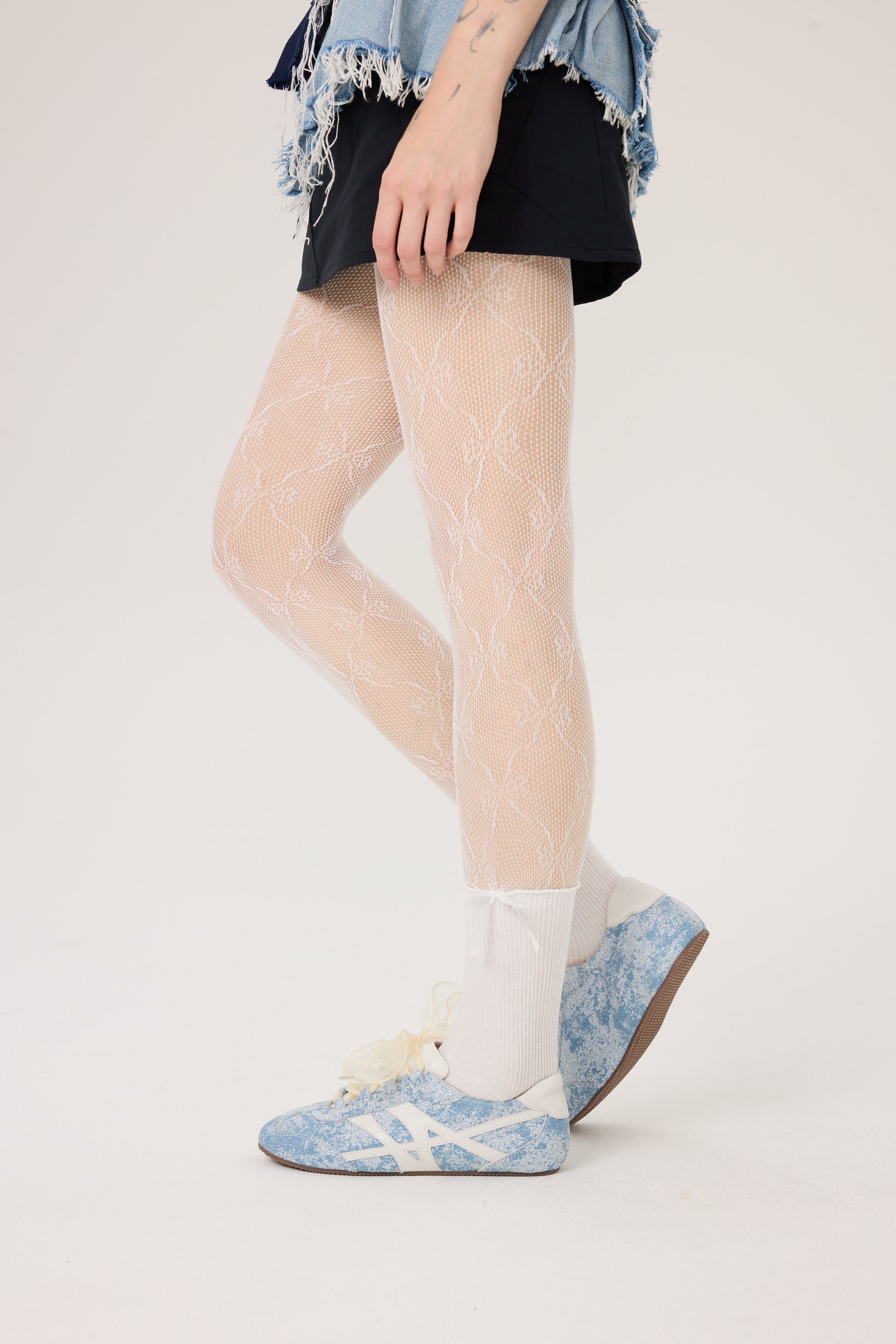 BALLET BLUE LOW-TOP LOGO FLAT RUNNER