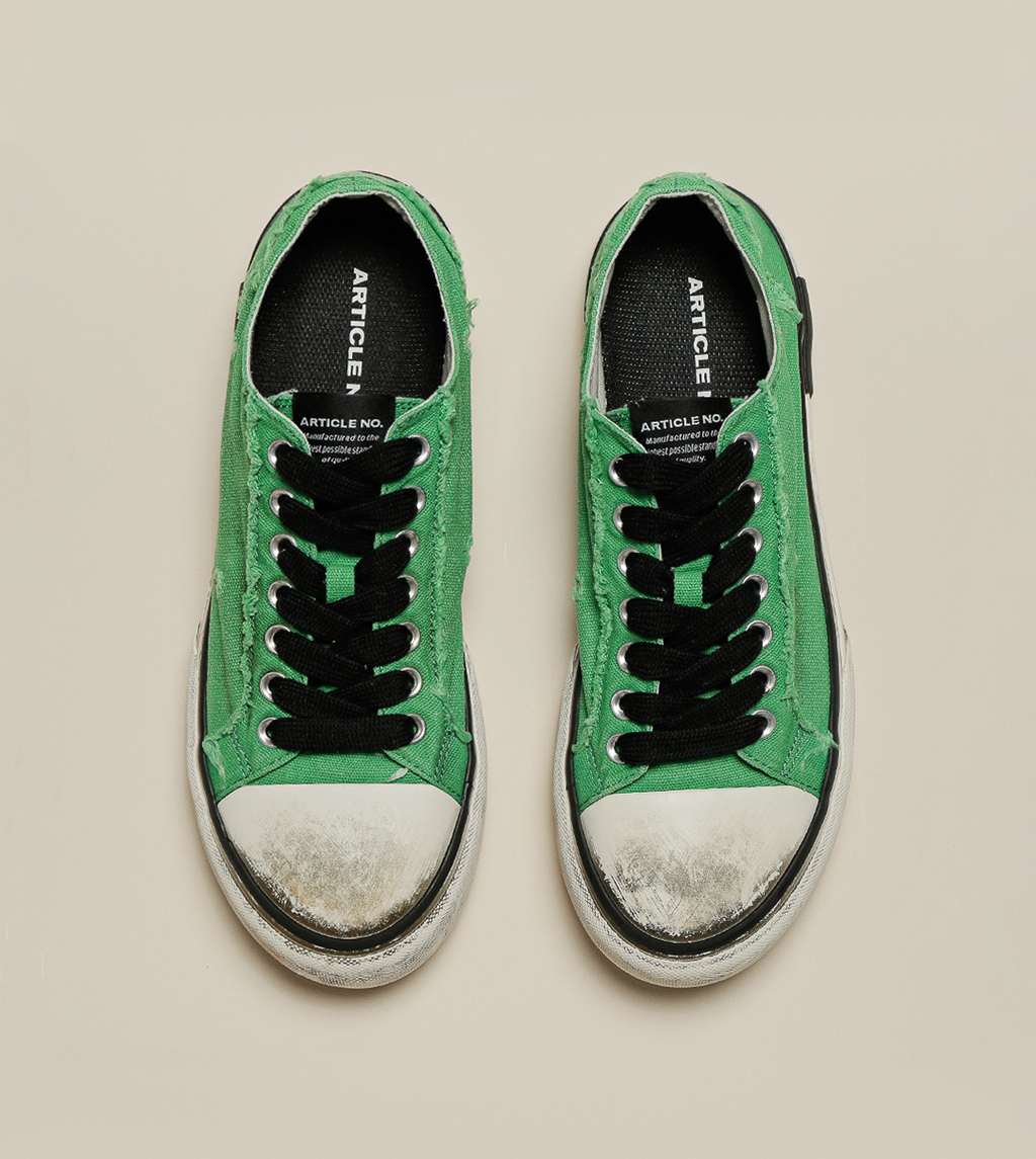 DISTRESSED LOW-TOP GREEN SNEAKERS