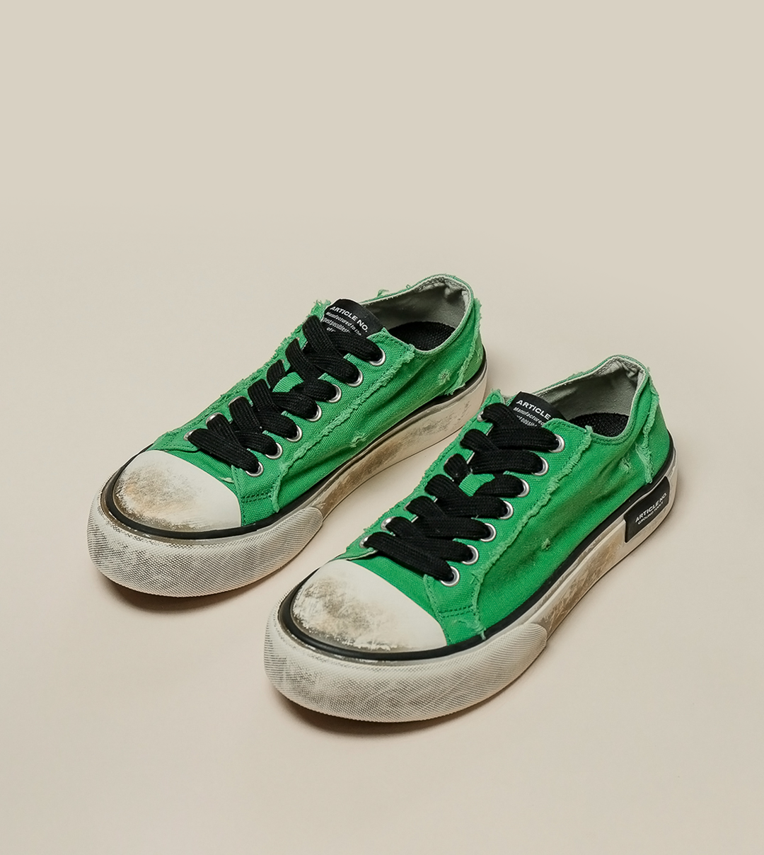 DISTRESSED LOW-TOP GREEN SNEAKERS