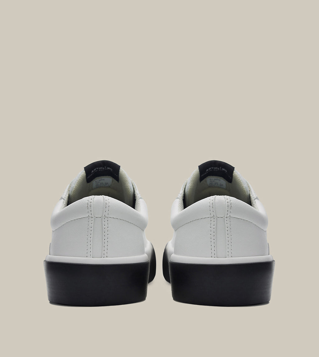O.G. CLASSIC PLEATHER LOW-TOP SNEAKERS