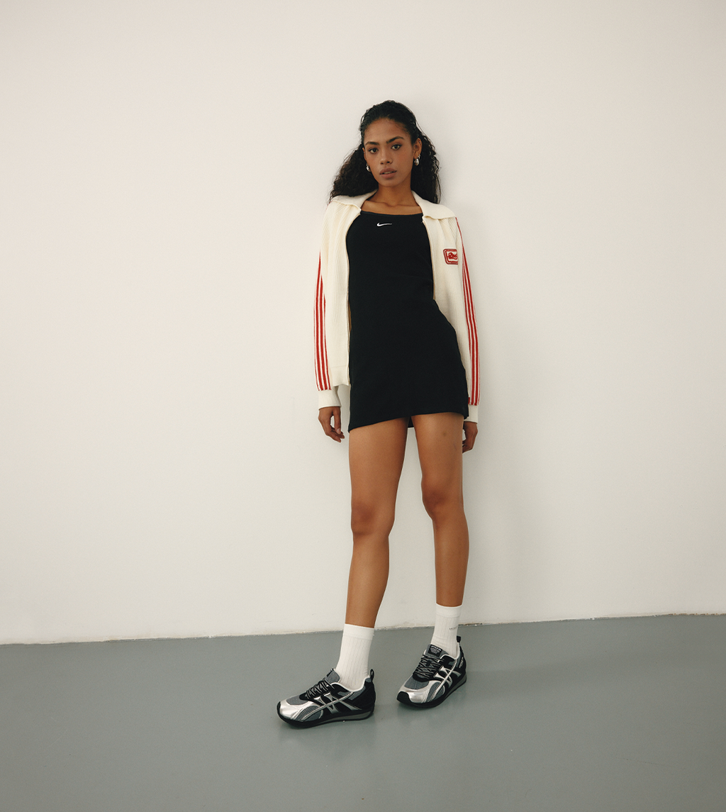 DUNE LOW-TOP BLACK AND SILVER LOGO RUNNER