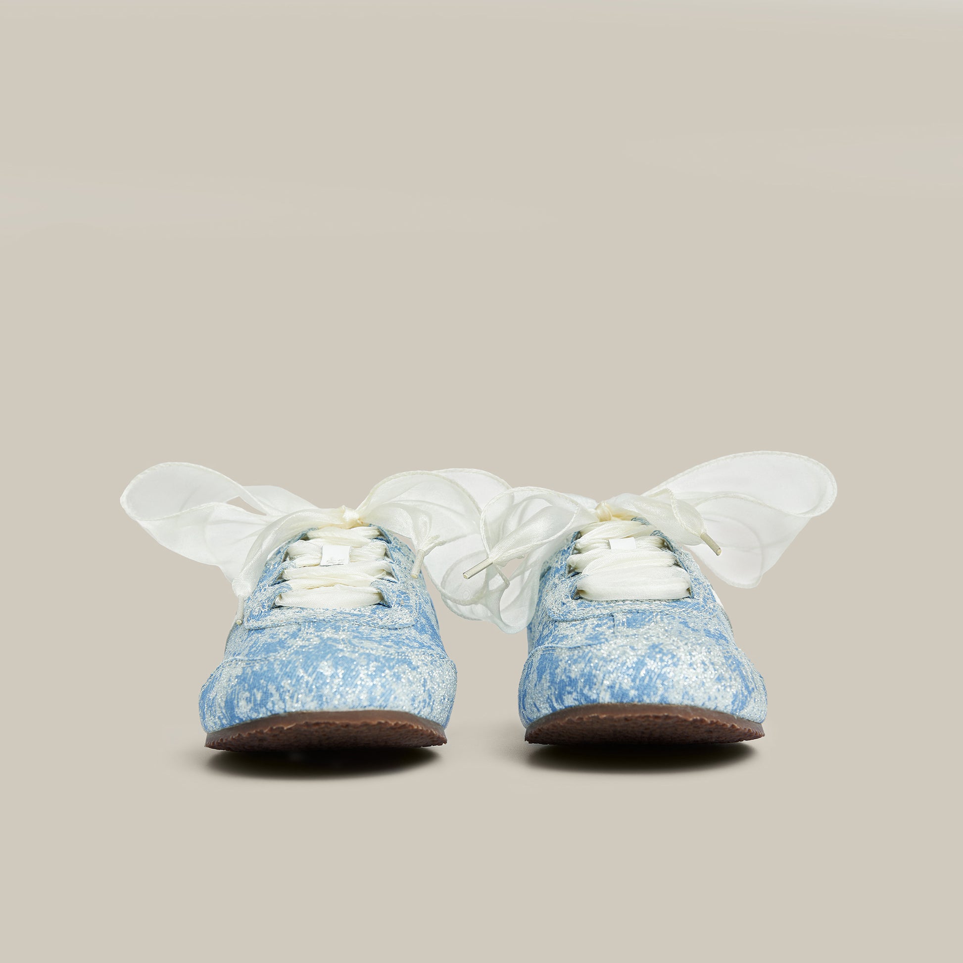 BALLET BLUE LOW-TOP LOGO FLAT RUNNER