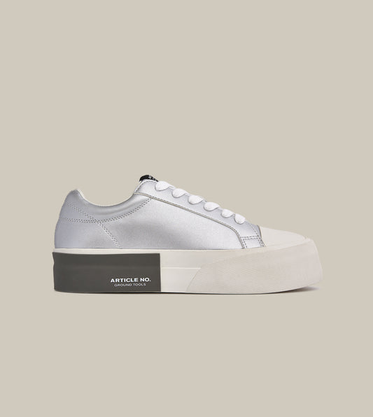 DOWNTOWN PLEATHER LOW-TOP SILVER SNEAKERS
