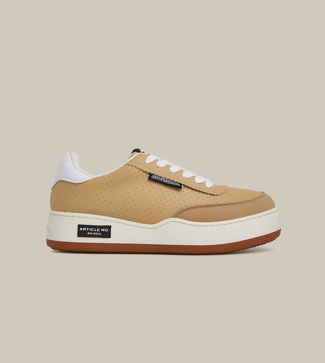 BURGER LOW-TOP PERFORATED BEIGE TRAINER