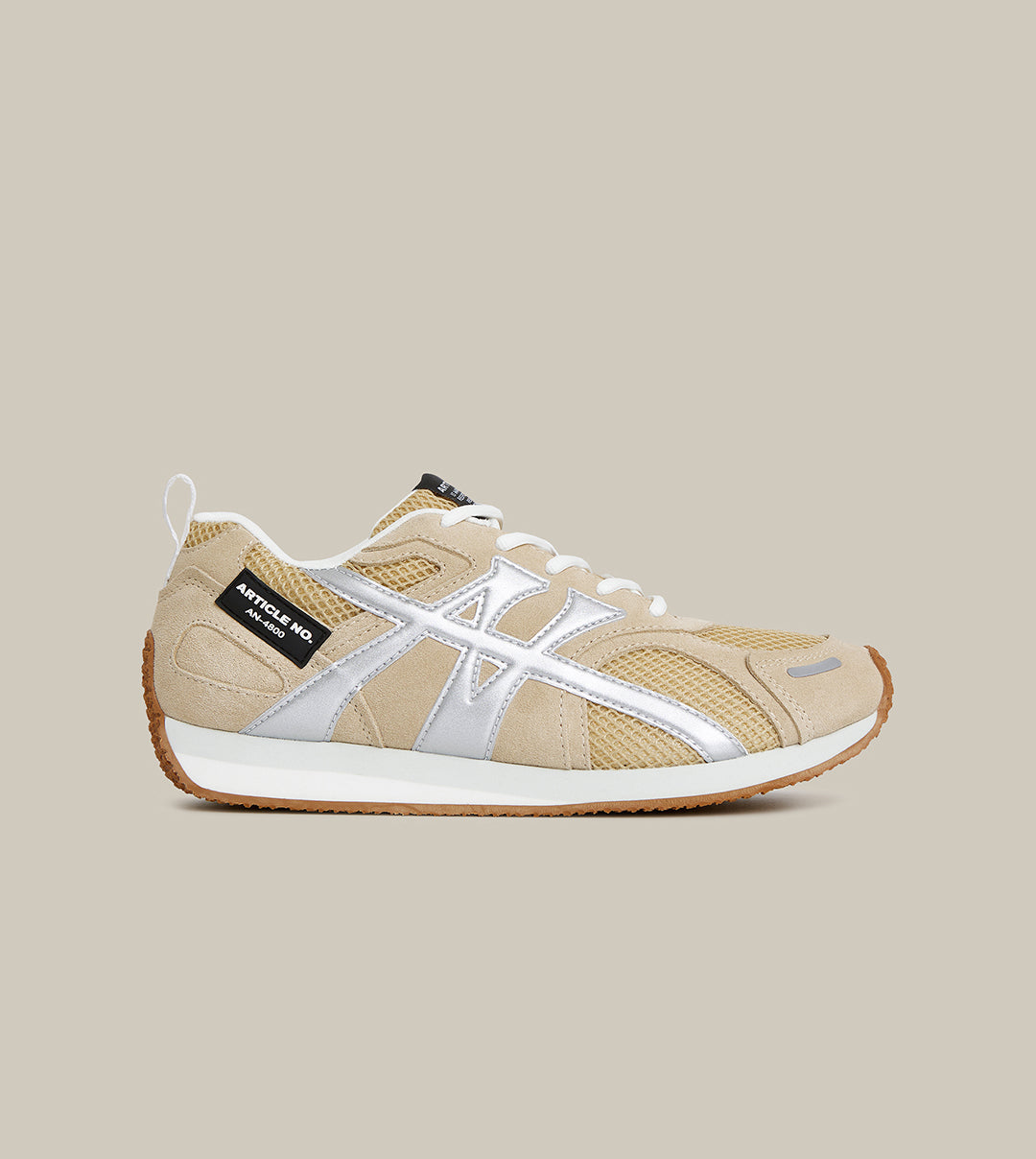 DUNE LOW-TOP BEIGE AND SILVER LOGO RUNNER