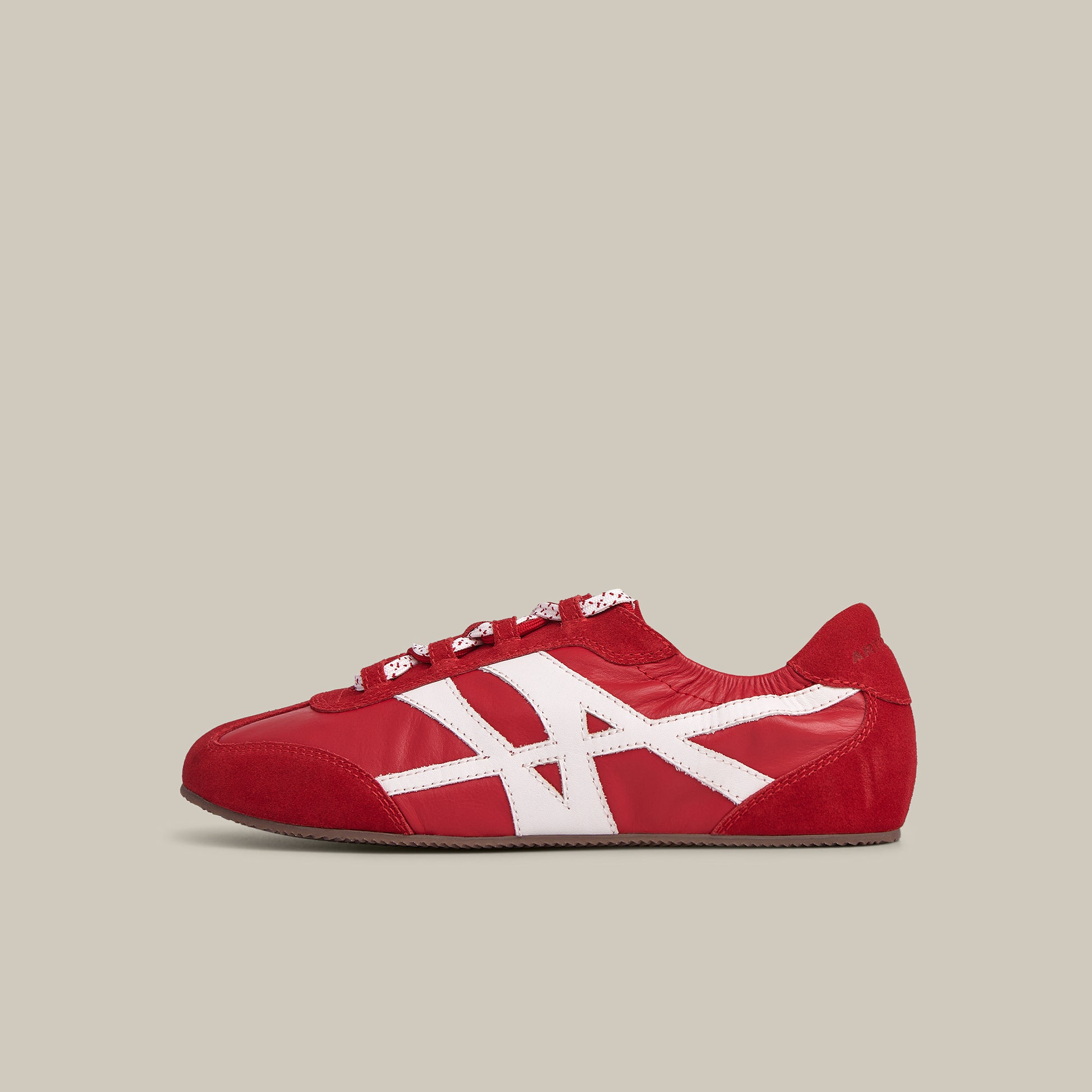 BALLET RED LOW-TOP LOGO FLAT RUNNER