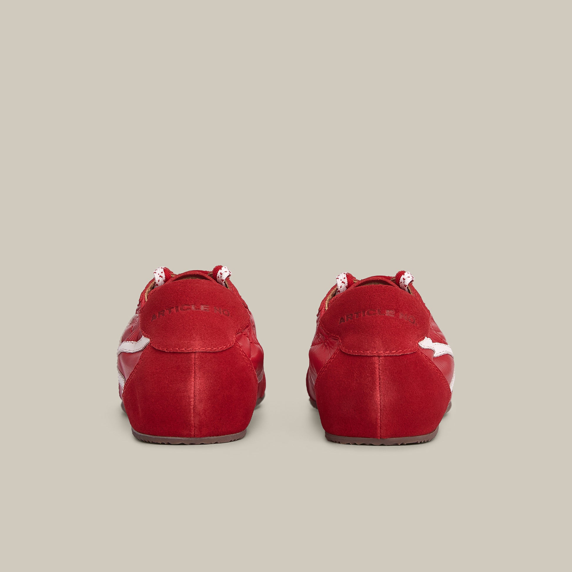 BALLET RED LOW-TOP LOGO FLAT RUNNER