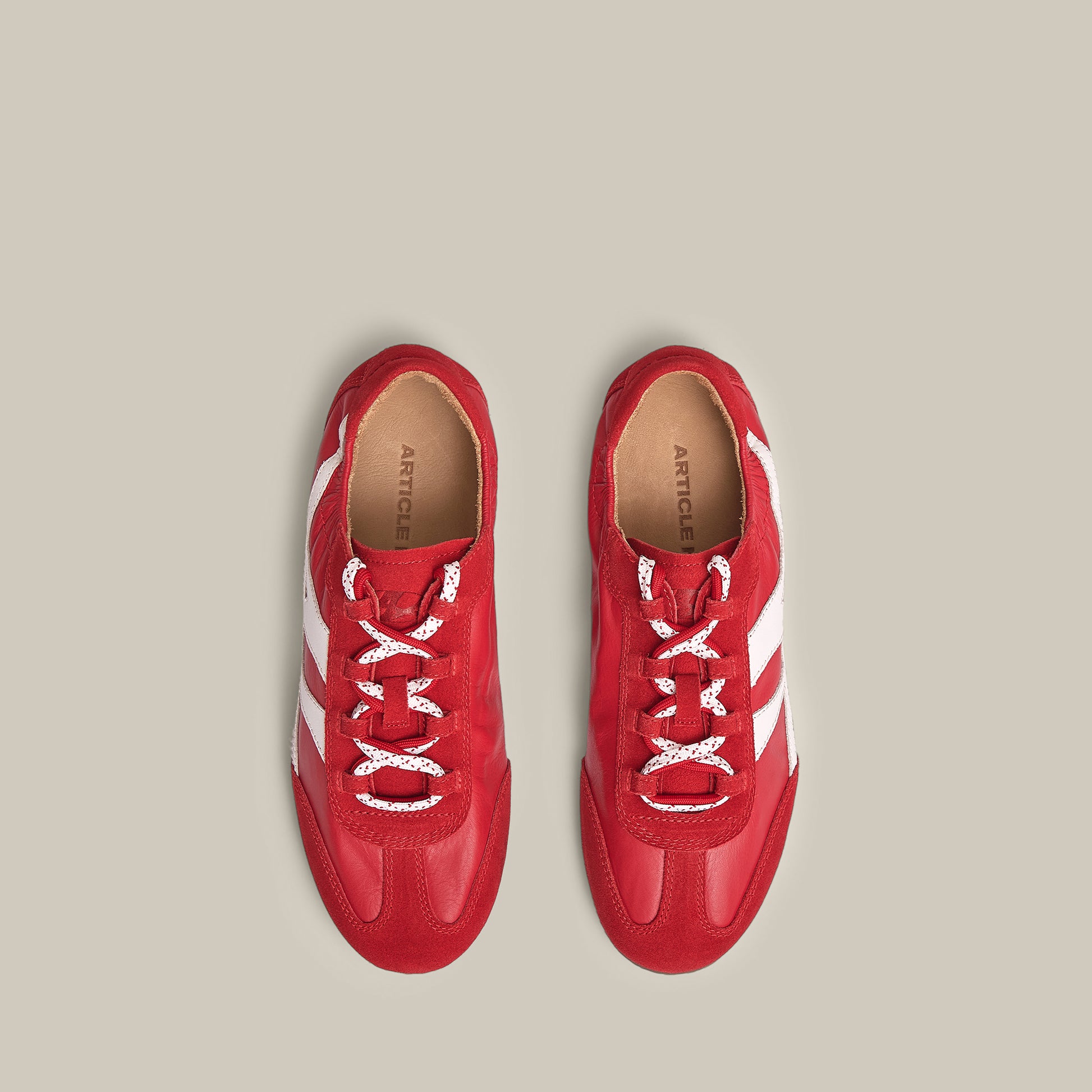 BALLET RED LOW-TOP LOGO FLAT RUNNER