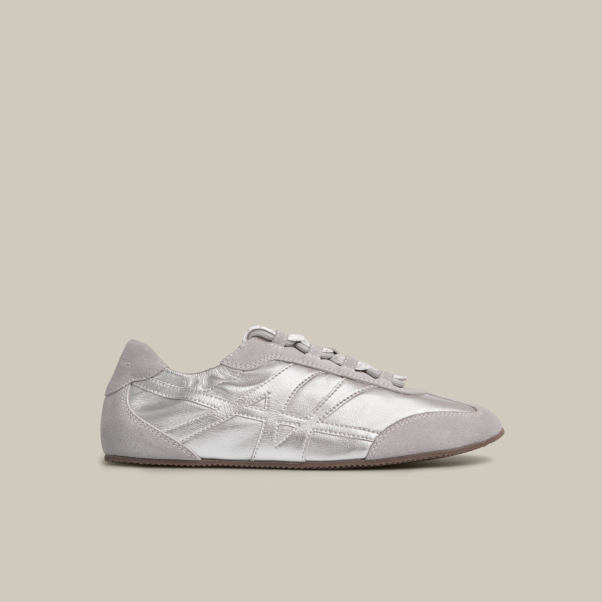 BALLET SILVER LOW-TOP LOGO FLAT RUNNER