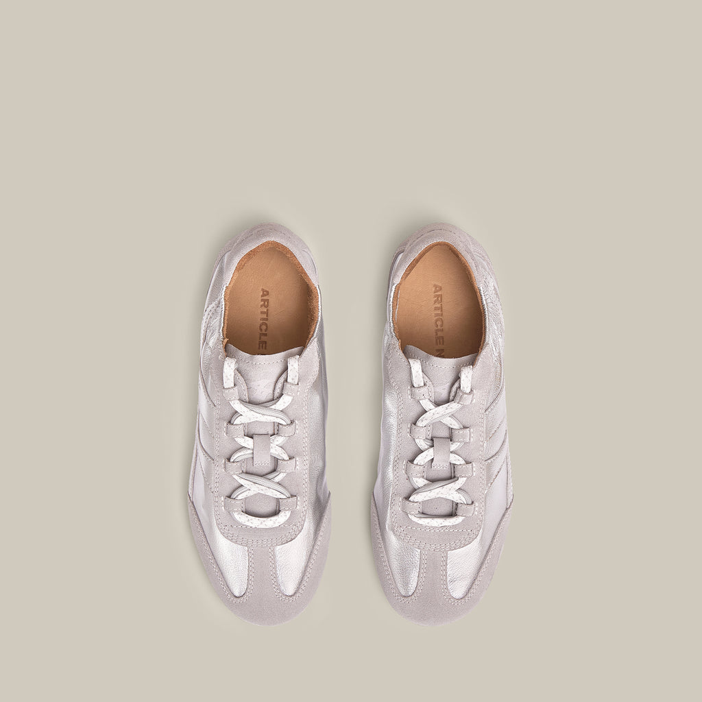 BALLET SILVER LOW-TOP LOGO FLAT RUNNER