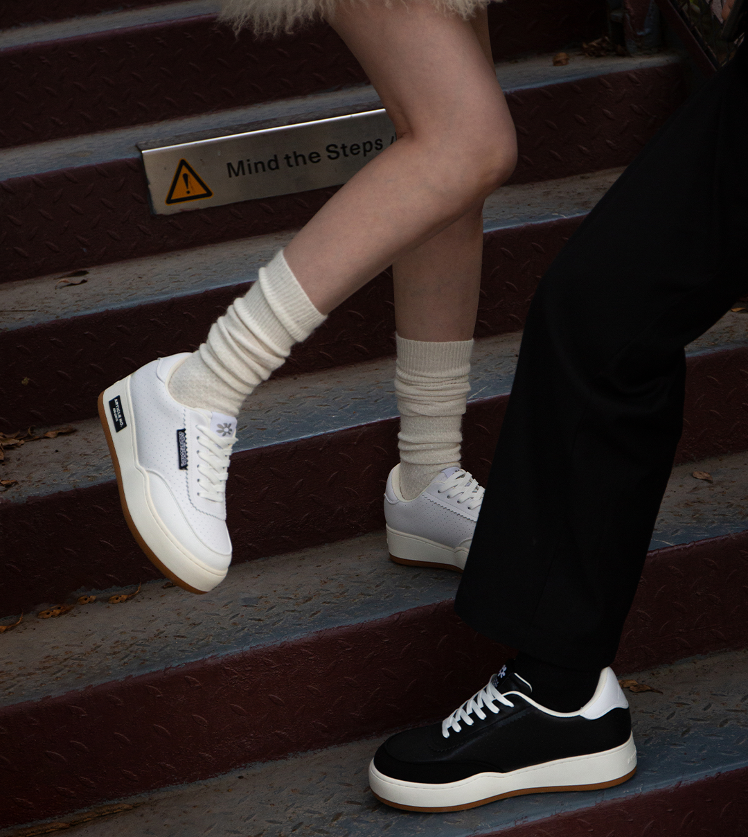 BURGER LOW-TOP PERFORATED WHITE TRAINER