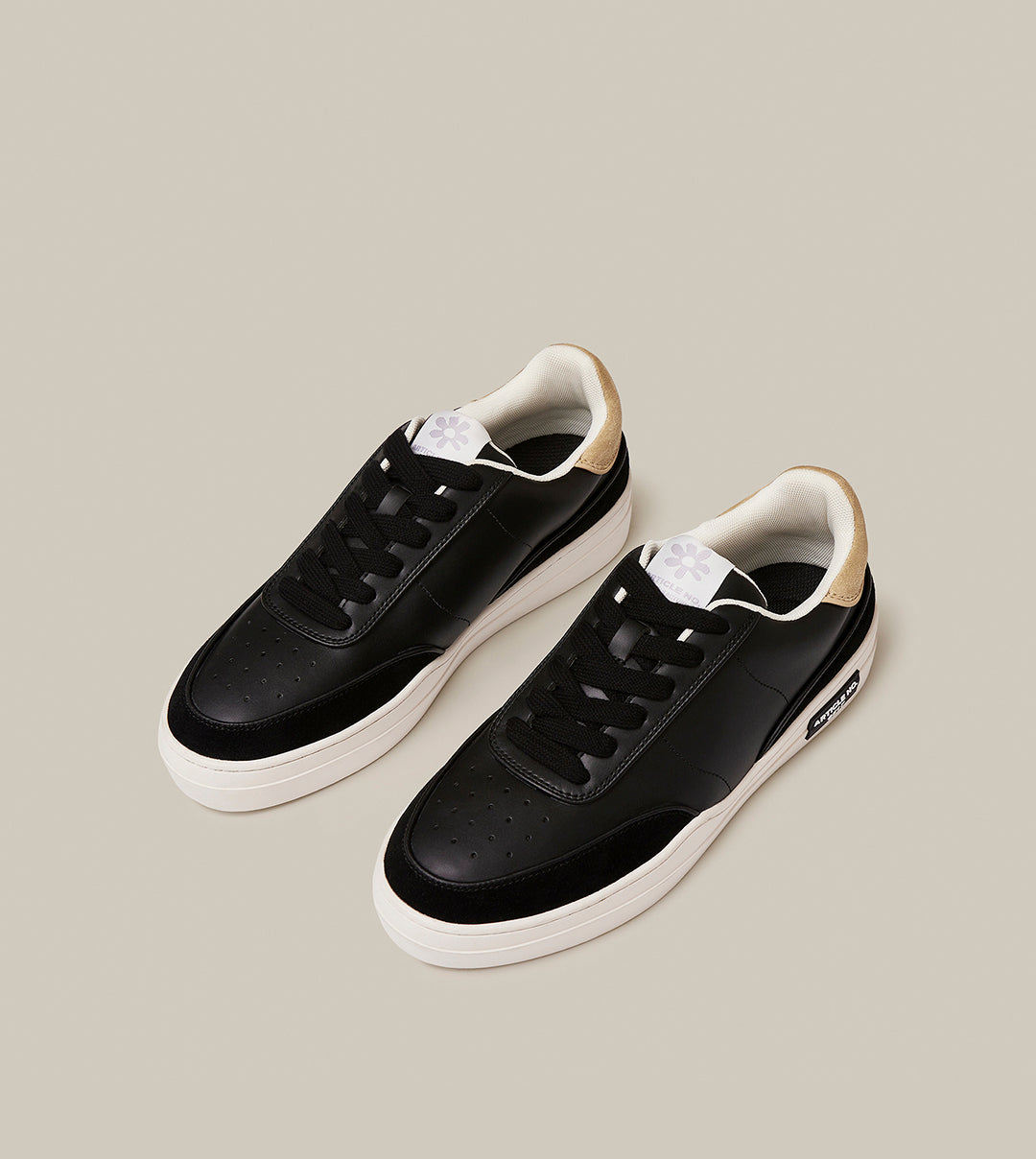 COURT SNEAKER LOW-TOP BLACK AND BEIGE SNEAKERS