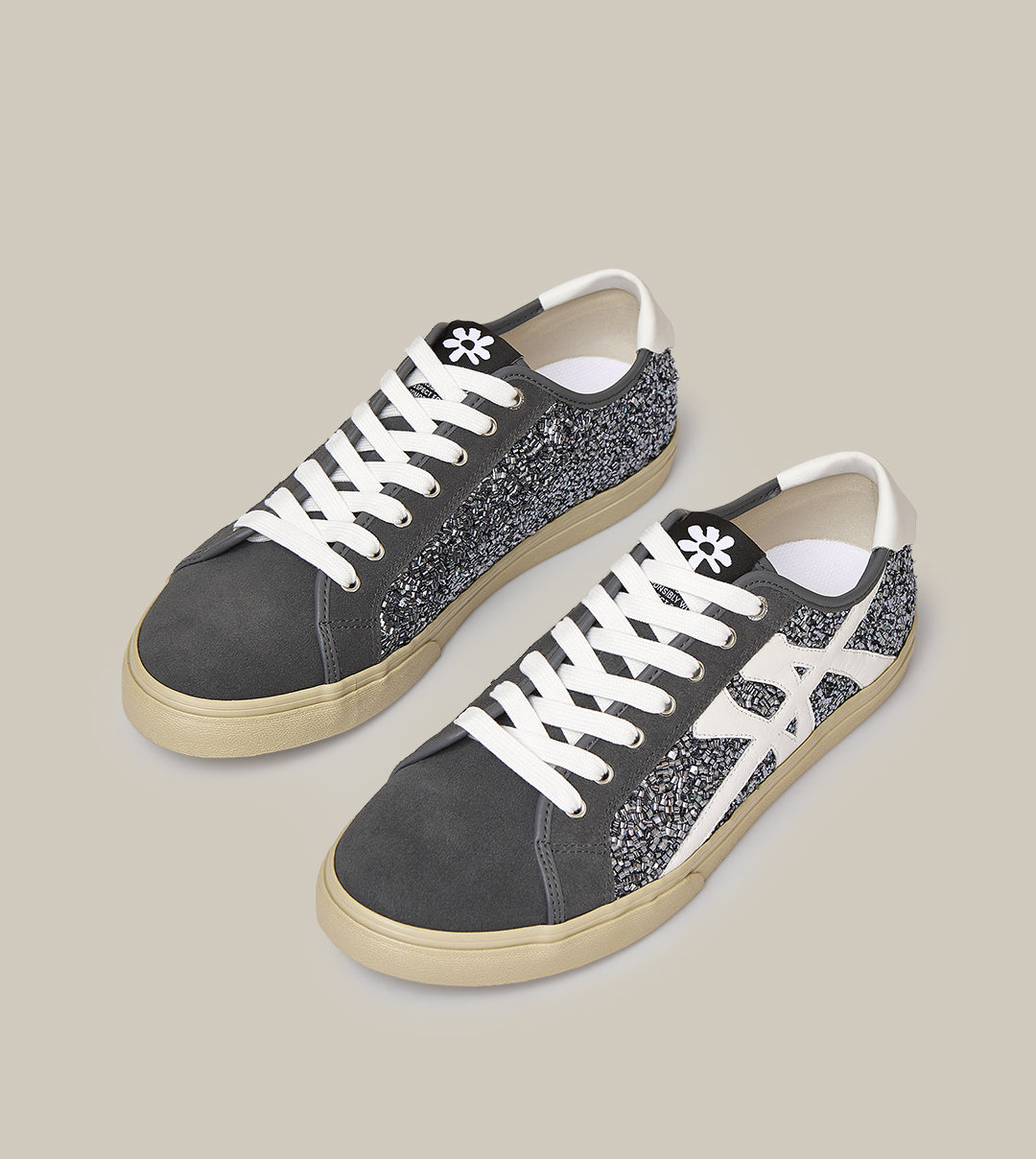 O.G. CLASSIC LOGO GLITTER SNEAKERS IN SILVER