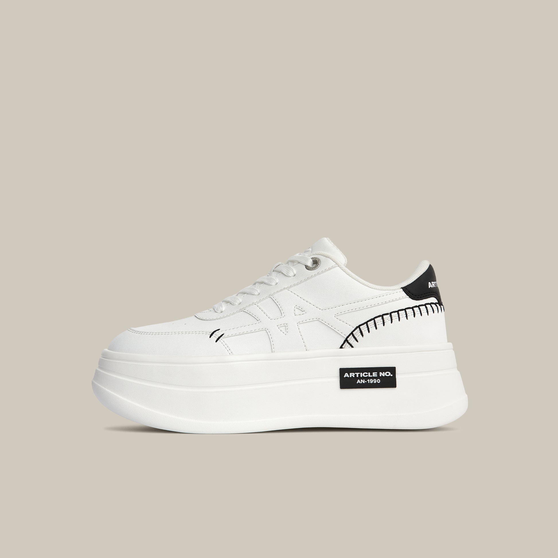 60 PLATFORMLTE WHITE AND BLACK SNEAKERS