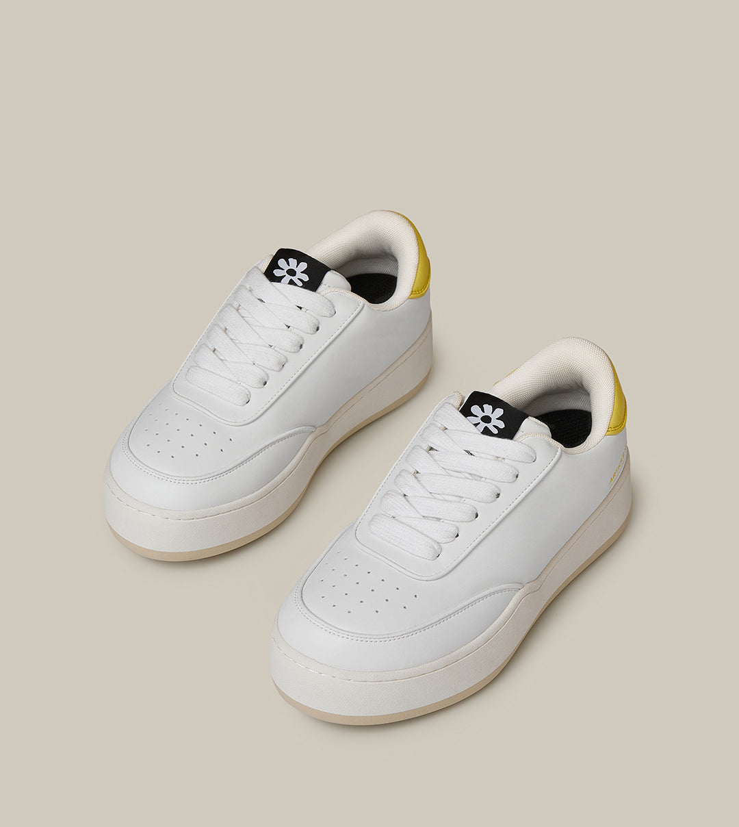 BURGER LOW-TOP YELLOW TAIL WHITE TRAINER