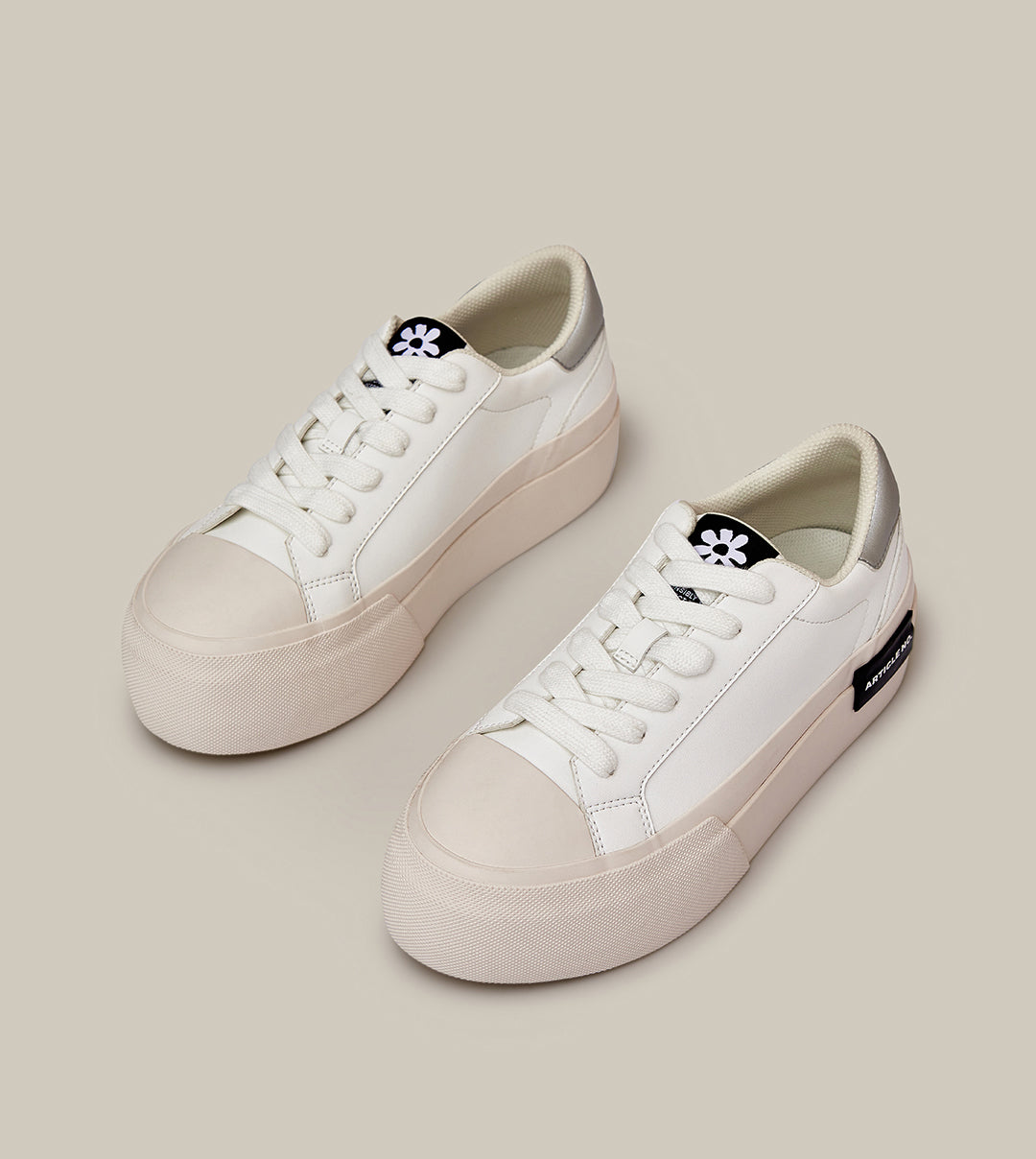 O.G. CLASSIC PLATFORM WHITE SNEAKERS IN SILVER TAIL