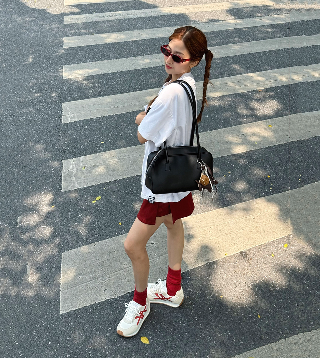 DUNE LOW-TOP KHAKI AND RED LOGO RUNNER