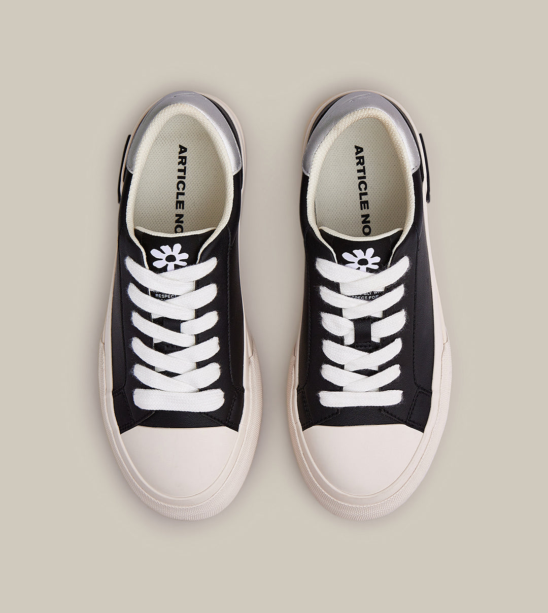 O.G. CLASSIC PLATFORM BLACK SNEAKERS IN SILVER TAIL