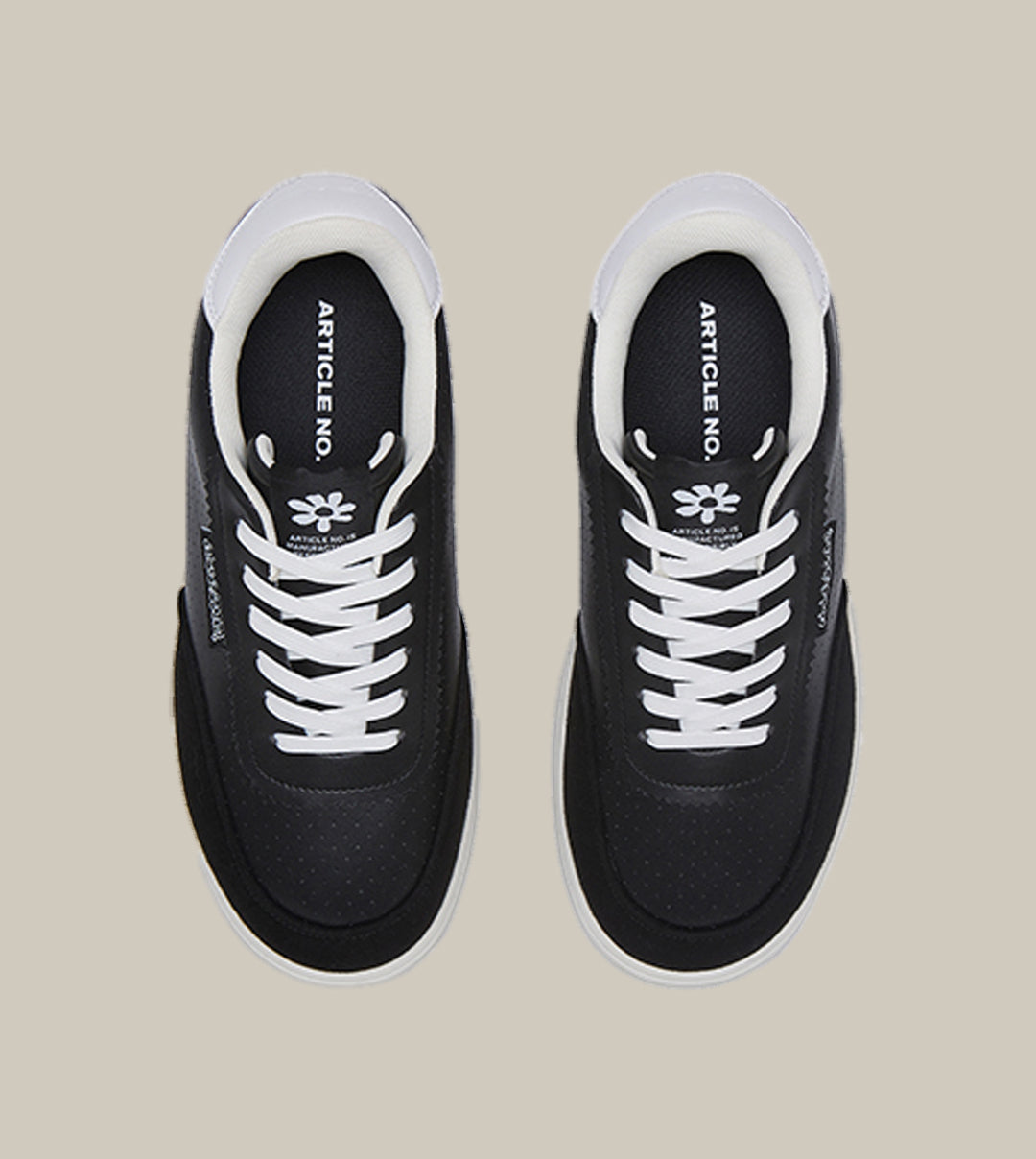 BURGER LOW-TOP PERFORATED BLACK TRAINER