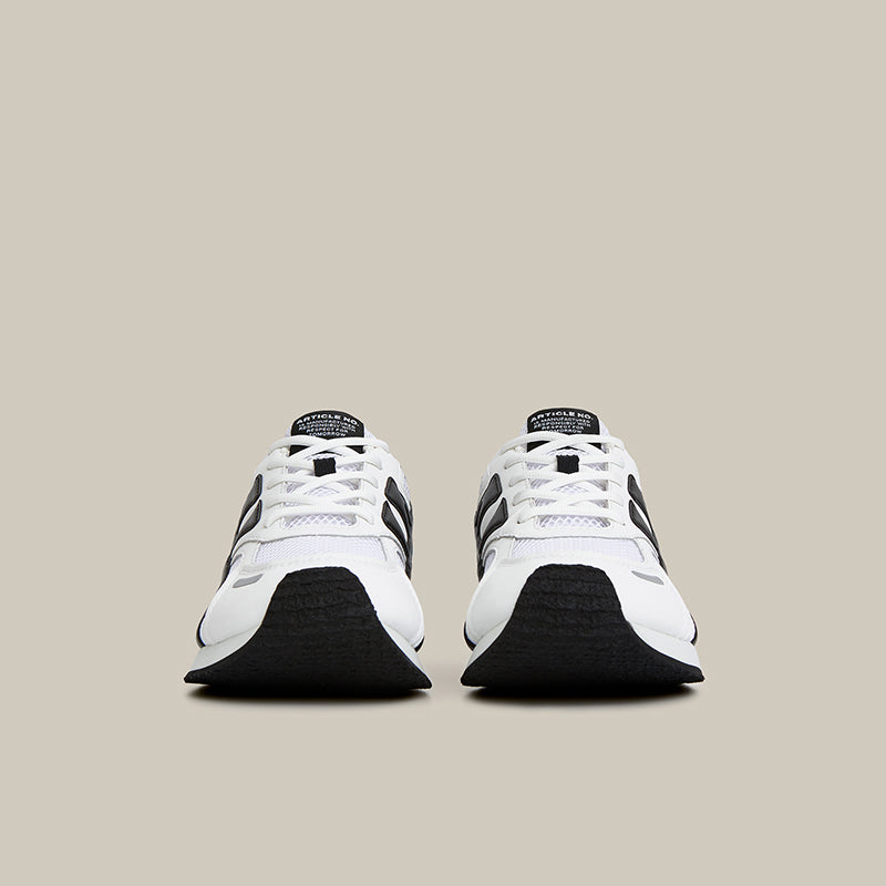 DUNE LOW-TOP WHITE AND BLACK LOGO RUNNER