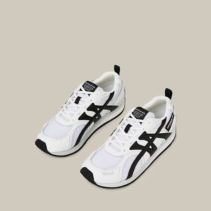 DUNE LOW-TOP WHITE AND BLACK LOGO RUNNER