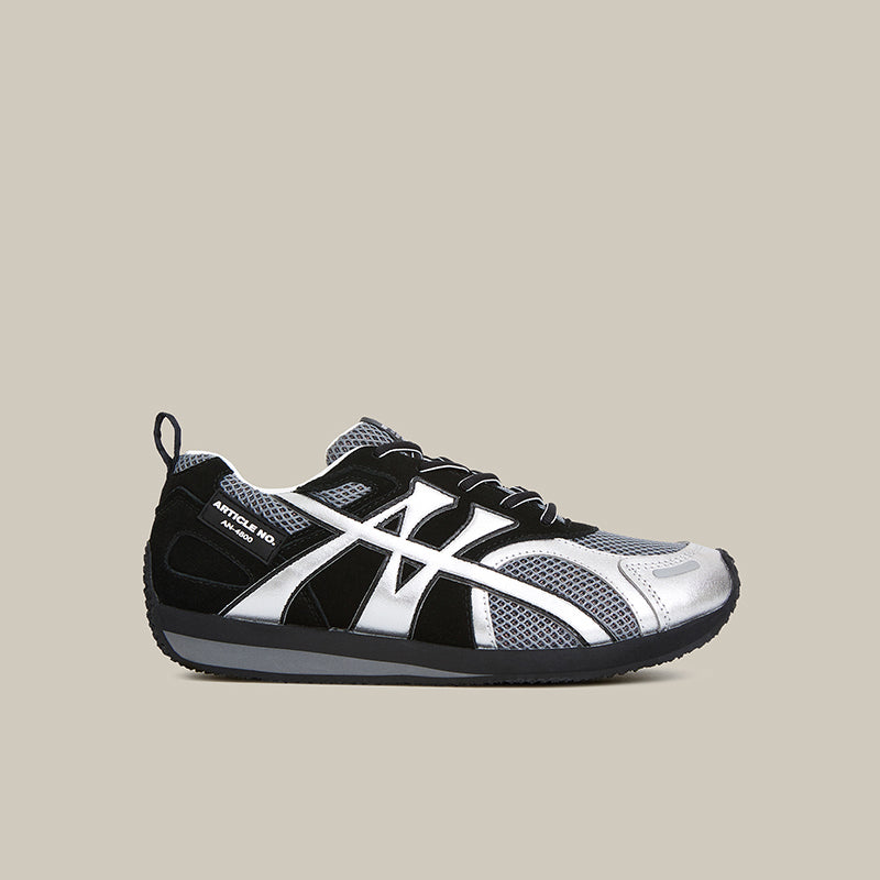 DUNE LOW-TOP BLACK AND SILVER LOGO RUNNER