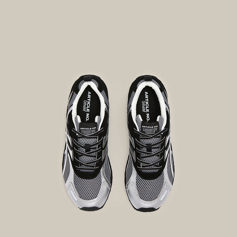 DUNE LOW-TOP BLACK AND SILVER LOGO RUNNER