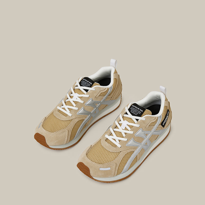 DUNE LOW-TOP BEIGE AND SILVER LOGO RUNNER