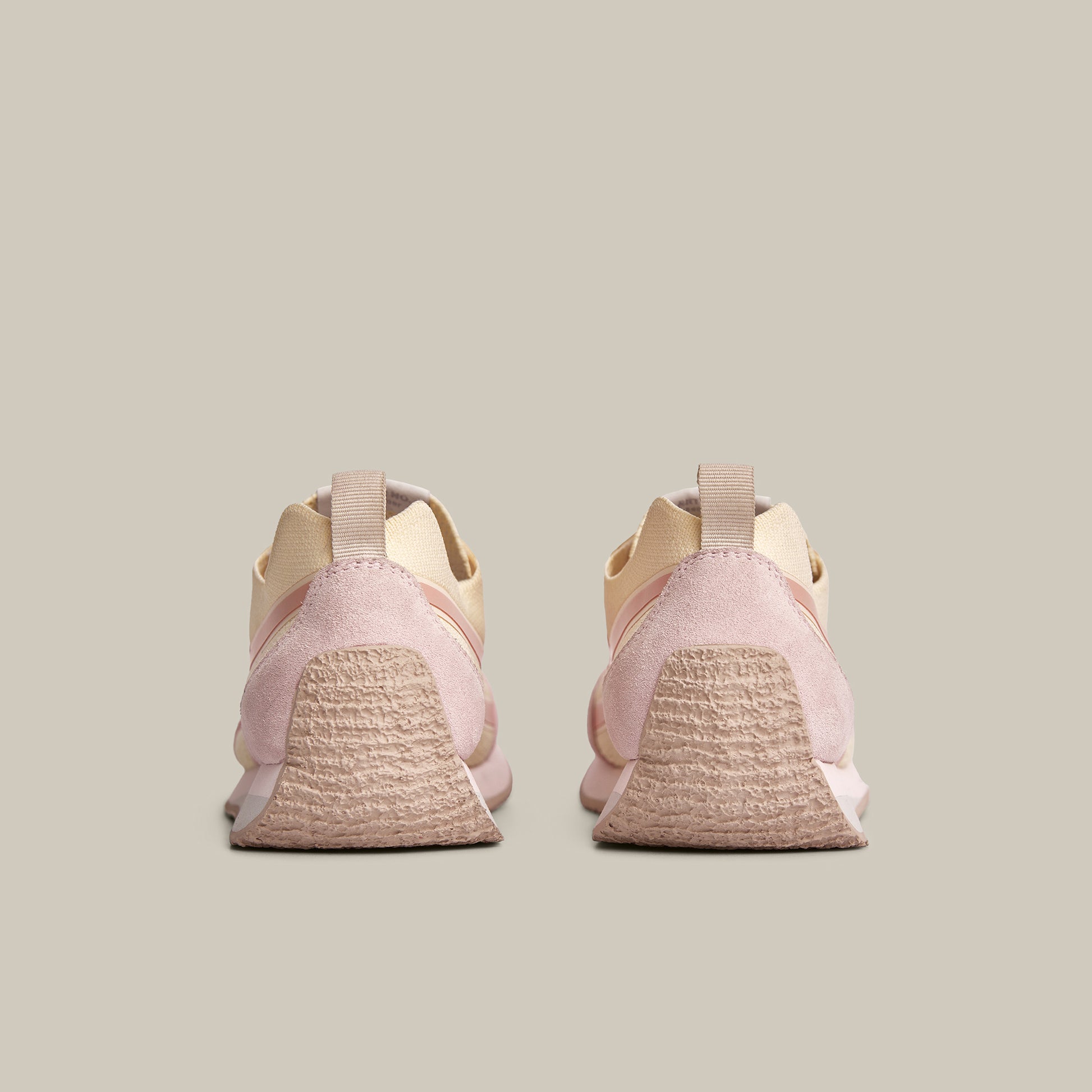 DUNE LOW-TOP PINK AND TAUPE FLYKNIT LOGO RUNNER