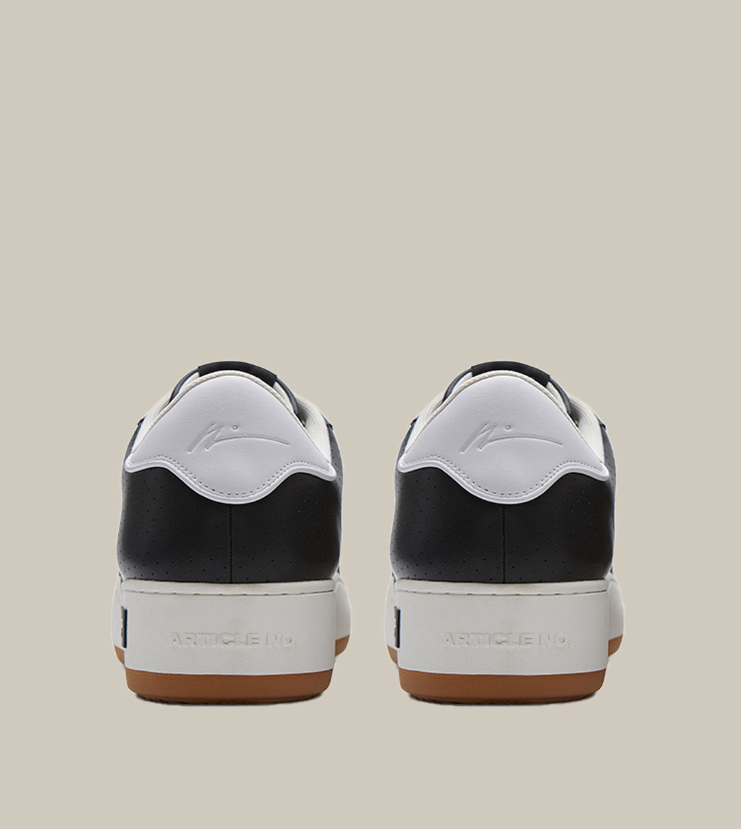 BURGER LOW-TOP PERFORATED BLACK TRAINER