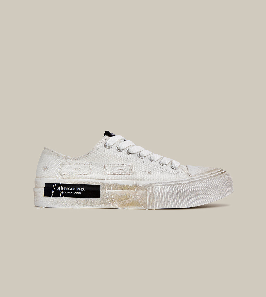 DISTRESSED LOW-TOP SEWING PATTERN WHITE SNEAKERS