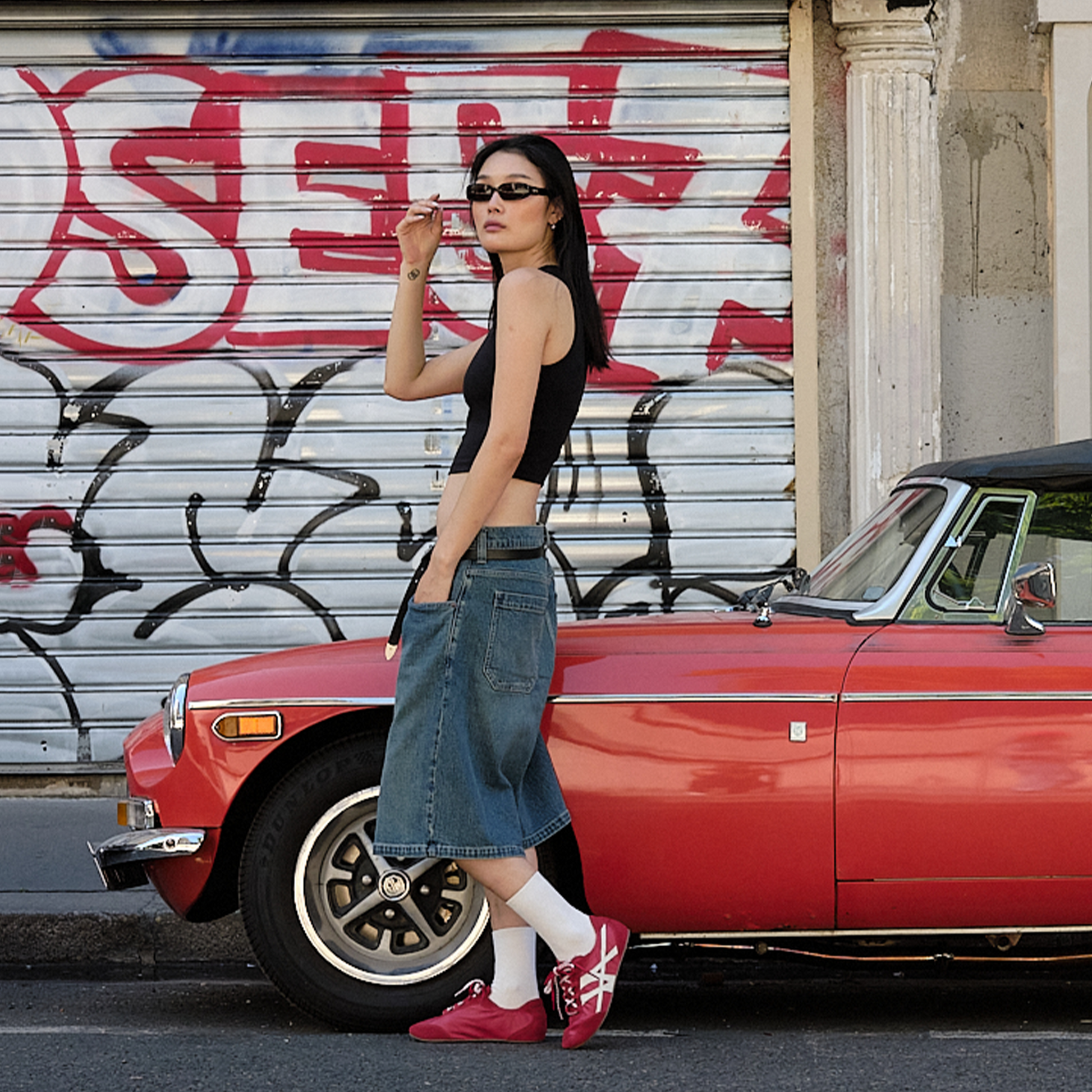 BALLET RED LOW-TOP LOGO FLAT RUNNER