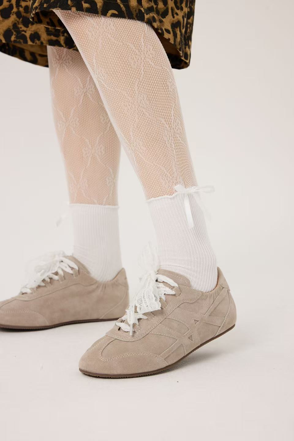 BALLET ROSE BEIGE LOW-TOP LOGO FLAT RUNNER